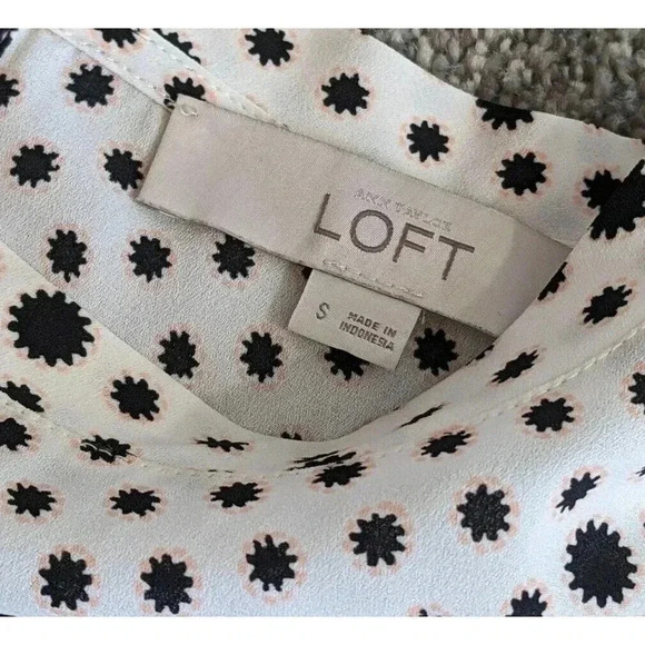 Loft Black White Star Print Polka Dot Short Sleeve Chiffon Top Size Small Flowy - Picture 3 of 4